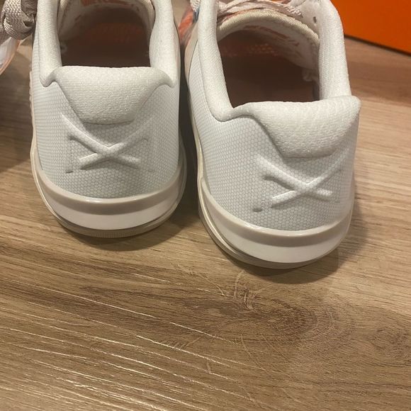 Nike Metcon 6 Desert Sand Summit White Women Sizes DJ3076-064 New Training - Picture 6 of 11